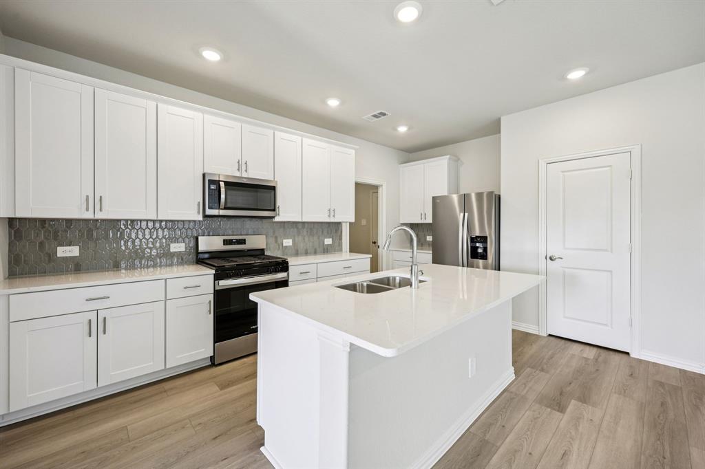 Photo is not of the actual home, but is an inspirational photo of builder’s model home and may depict options, furnishings, and/or decorator features that are not included. Photo is not of the actual home, but is an inspirational photo of builder’s model home and may depict options, furnishings, and/or decorator features that are not included.