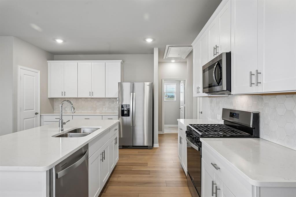 Photo is not of the actual home, but is an inspirational photo of builder’s model home and may depict options, furnishings, and/or decorator features that are not included.