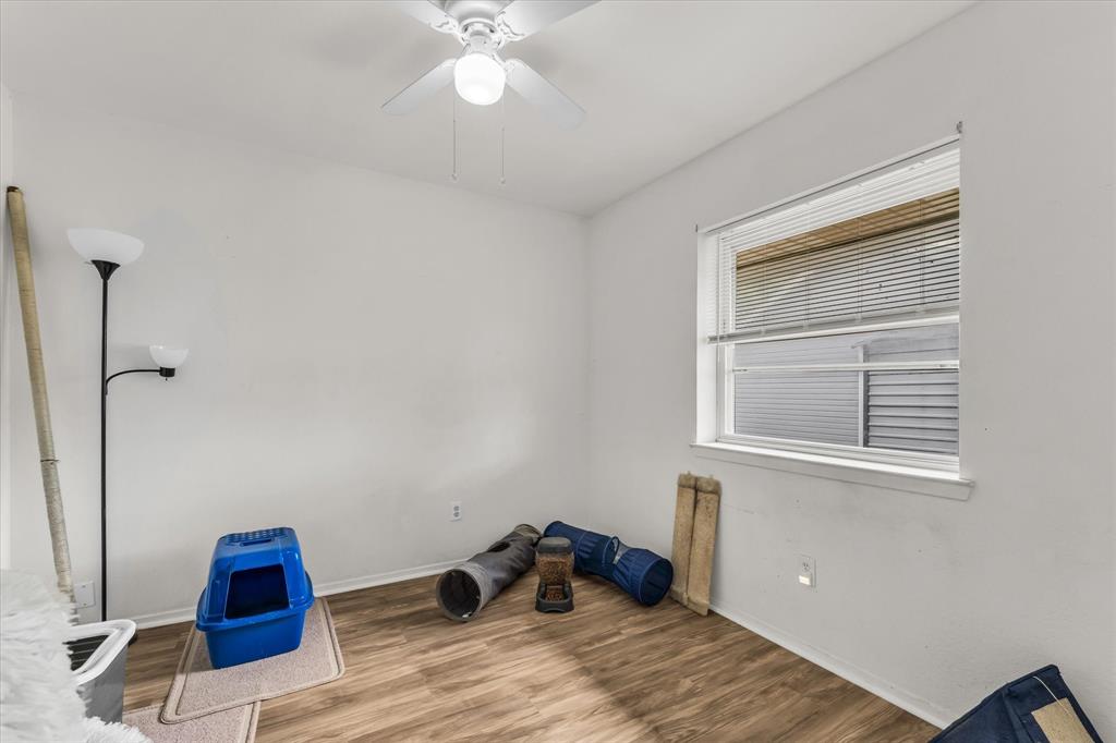 1013 S Madison Street, McGregor, TX 76657