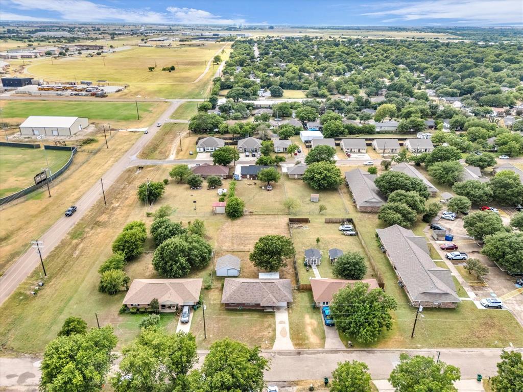 1013 S Madison Street, McGregor, TX 76657
