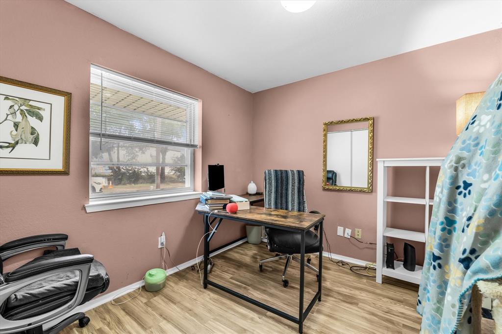 1013 S Madison Street, McGregor, TX 76657