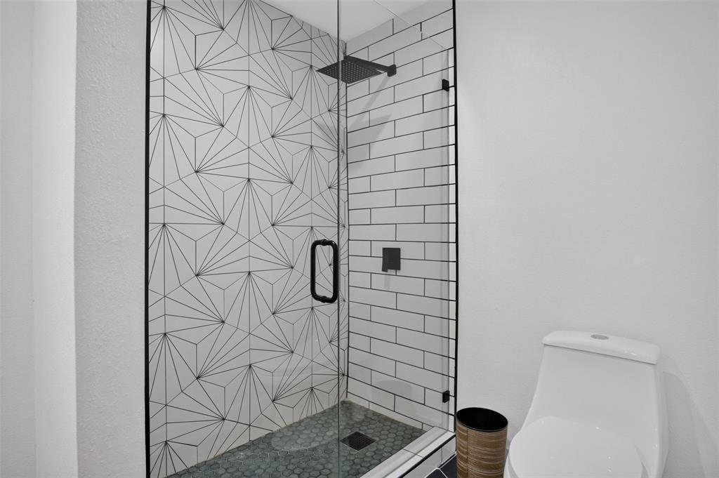Full bathroom upstairs.