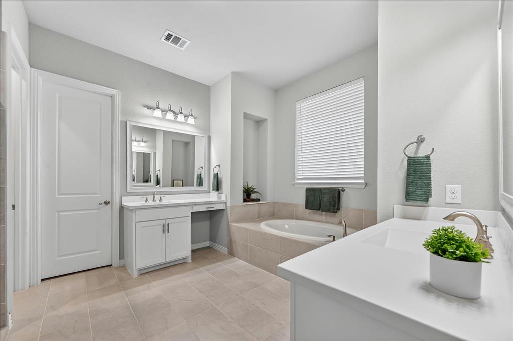 713 Rous Falls Drive, McKinney, TX 75071