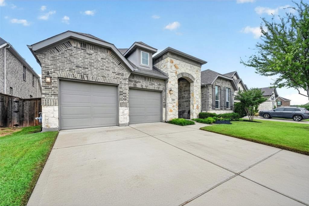 713 Rous Falls Drive, McKinney, TX 75071