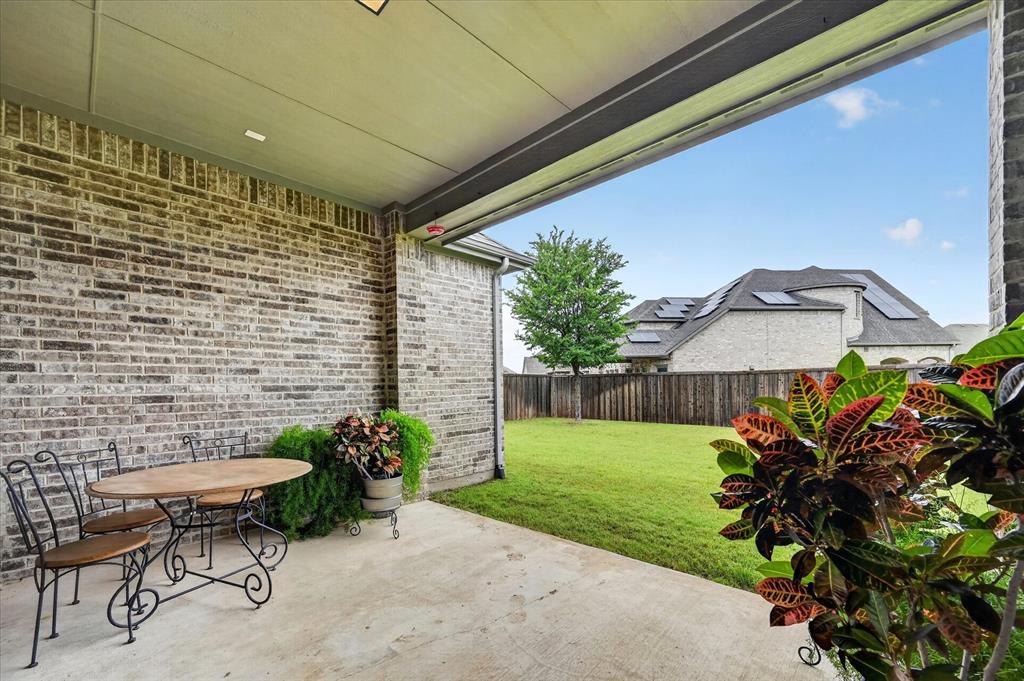 713 Rous Falls Drive, McKinney, TX 75071