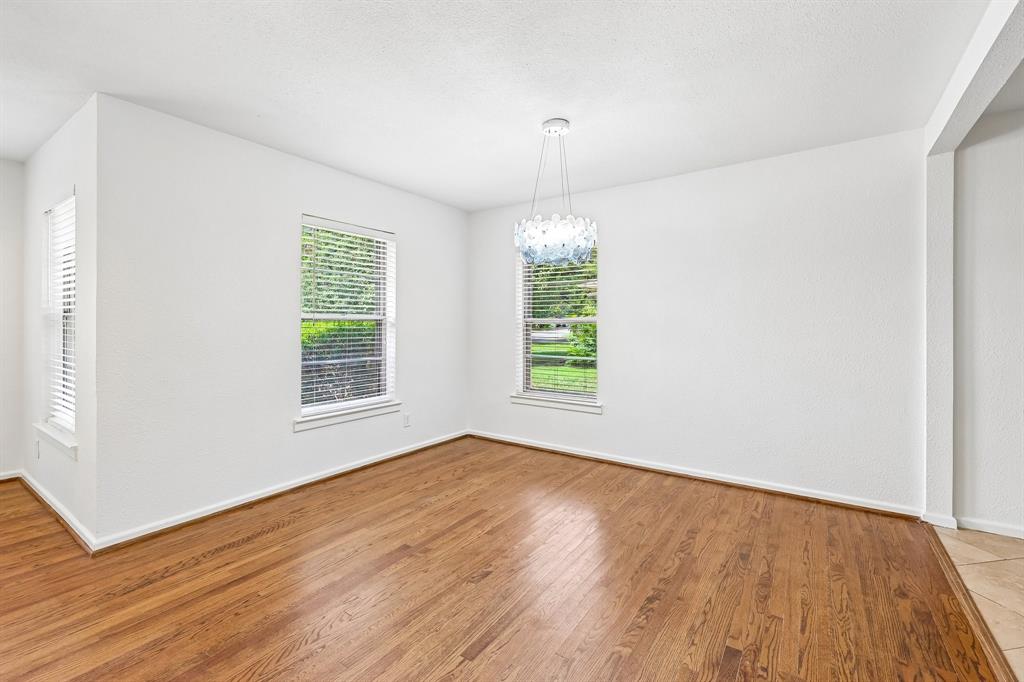 917 De Witt Circle, Dallas, TX 75224