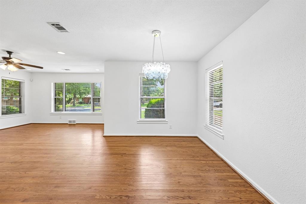 917 De Witt Circle, Dallas, TX 75224