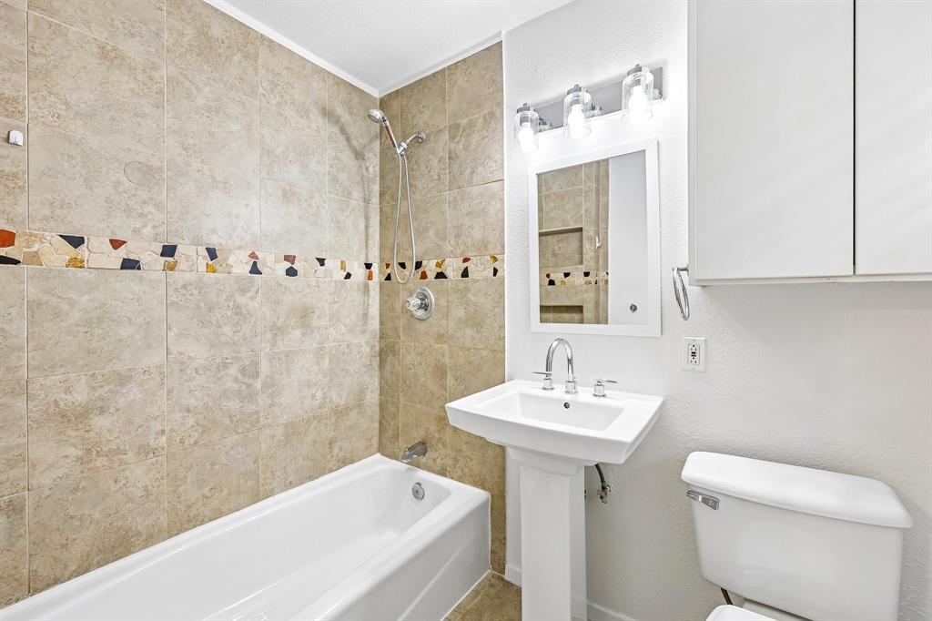 917 De Witt Circle, Dallas, TX 75224