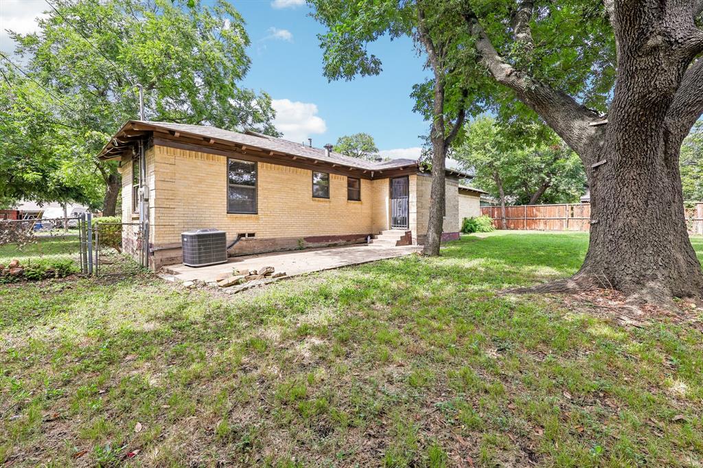 917 De Witt Circle, Dallas, TX 75224
