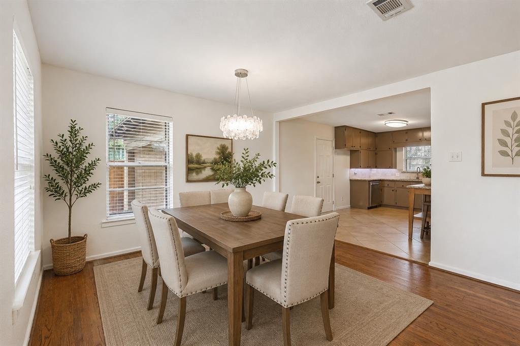 917 De Witt Circle, Dallas, TX 75224