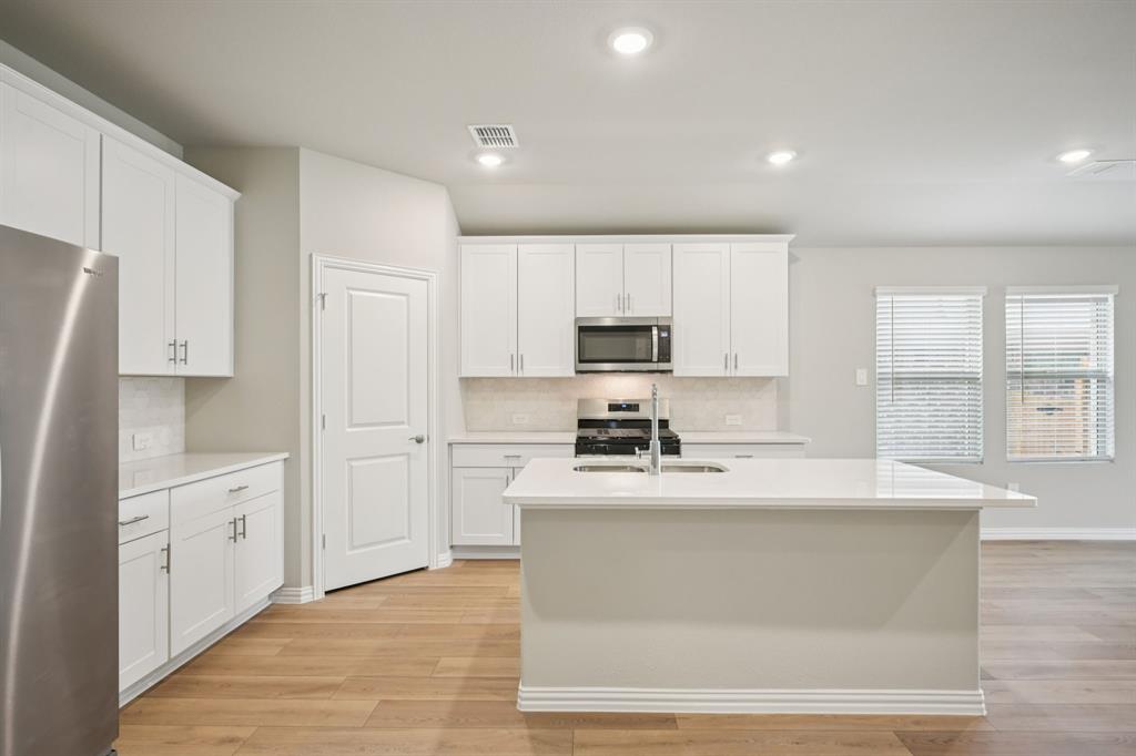 Photo is not of the actual home, but is an inspirational photo of builder’s model home and may depict options, furnishings, and/or decorator features that are not included. Photo is not of the actual home, but is an inspirational photo of builder’s model home and may depict options, furnishings, and/or decorator features that are not included.