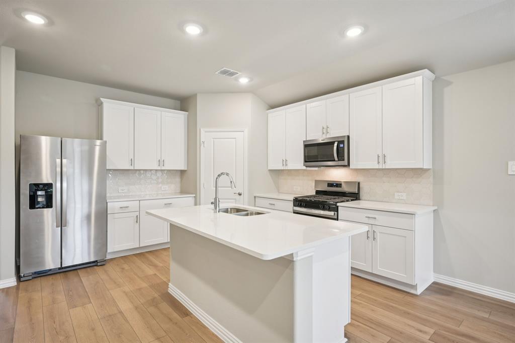 Photo is not of the actual home, but is an inspirational photo of builder’s model home and may depict options, furnishings, and/or decorator features that are not included. Photo is not of the actual home, but is an inspirational photo of builder’s model home and may depict options, furnishings, and/or decorator features that are not included.