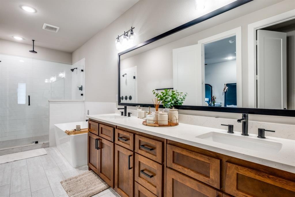 1450 Elevado Drive, Dallas, TX 75212 1450 Elevado Drive, Dallas, TX 75212