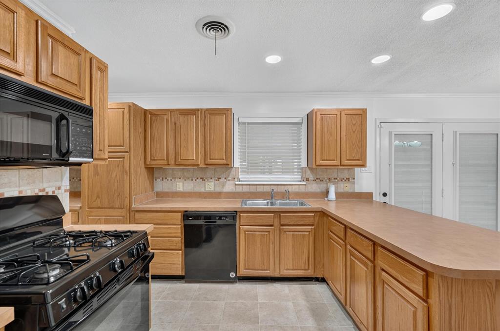 2539 Highwood Drive, Dallas, TX 75228