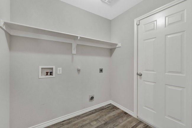 9102 Hogan Drive, Rowlett, TX 75089