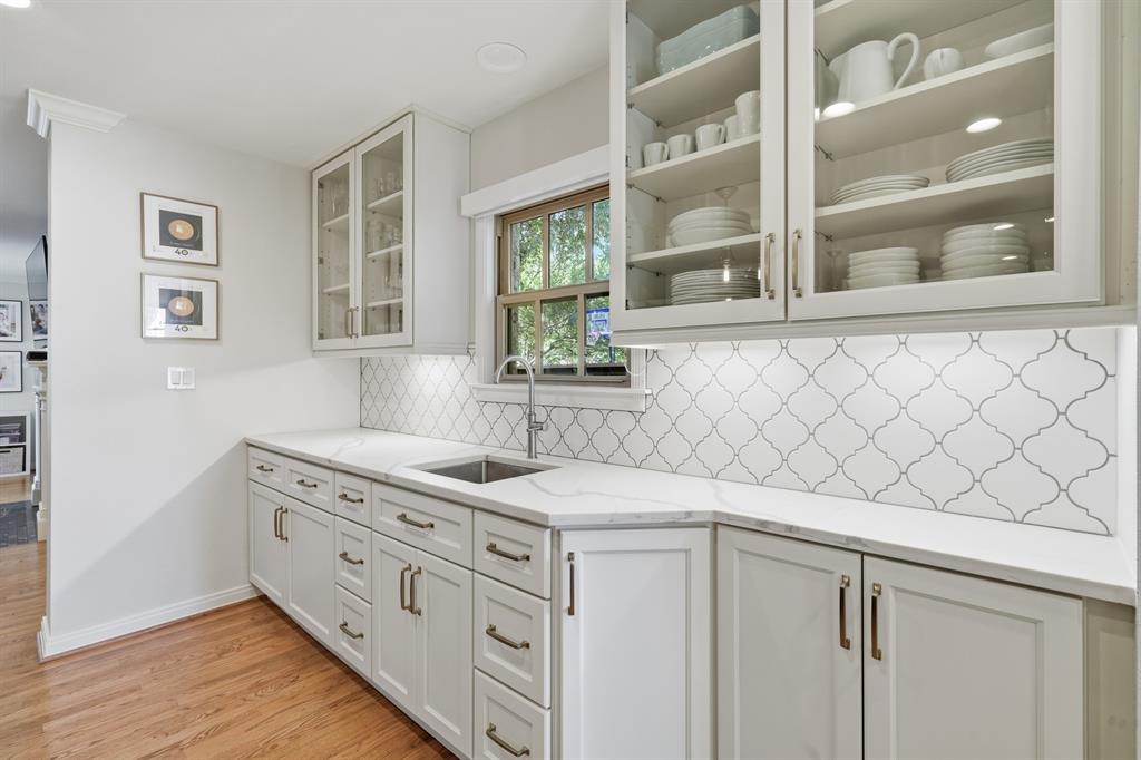 6120 Kenwood Avenue, Dallas, TX 75214