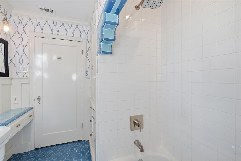6120 Kenwood Avenue, Dallas, TX 75214
