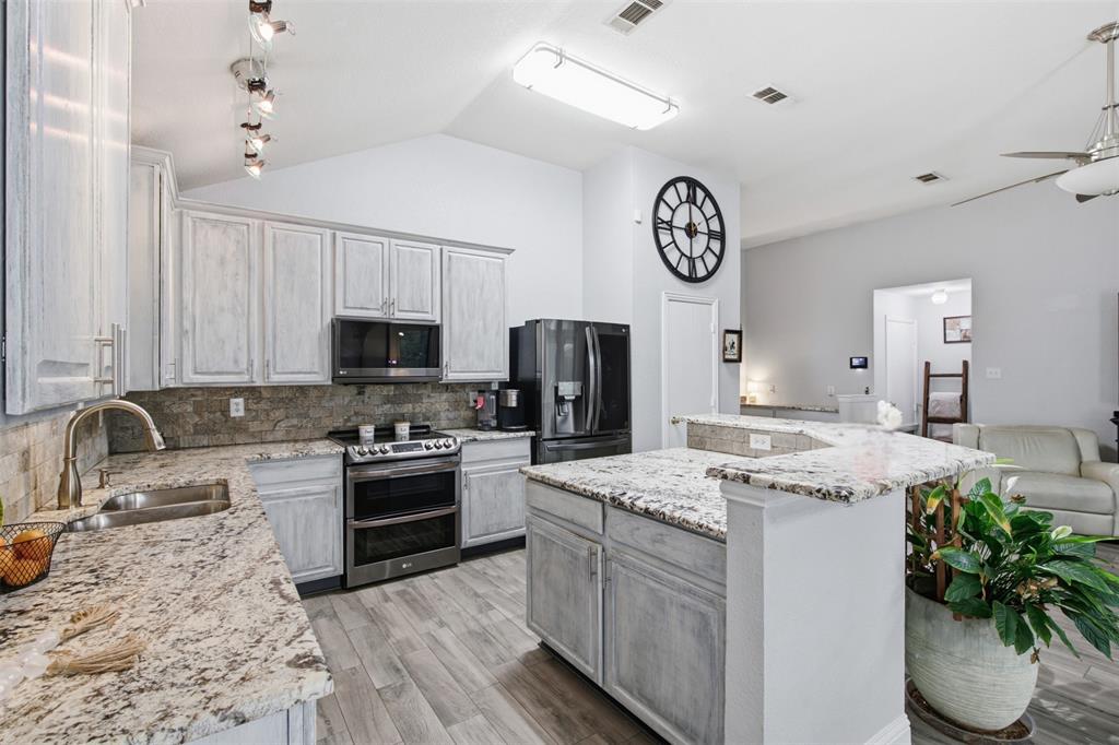 600 Crystal Falls Drive, McKinney, TX 75071