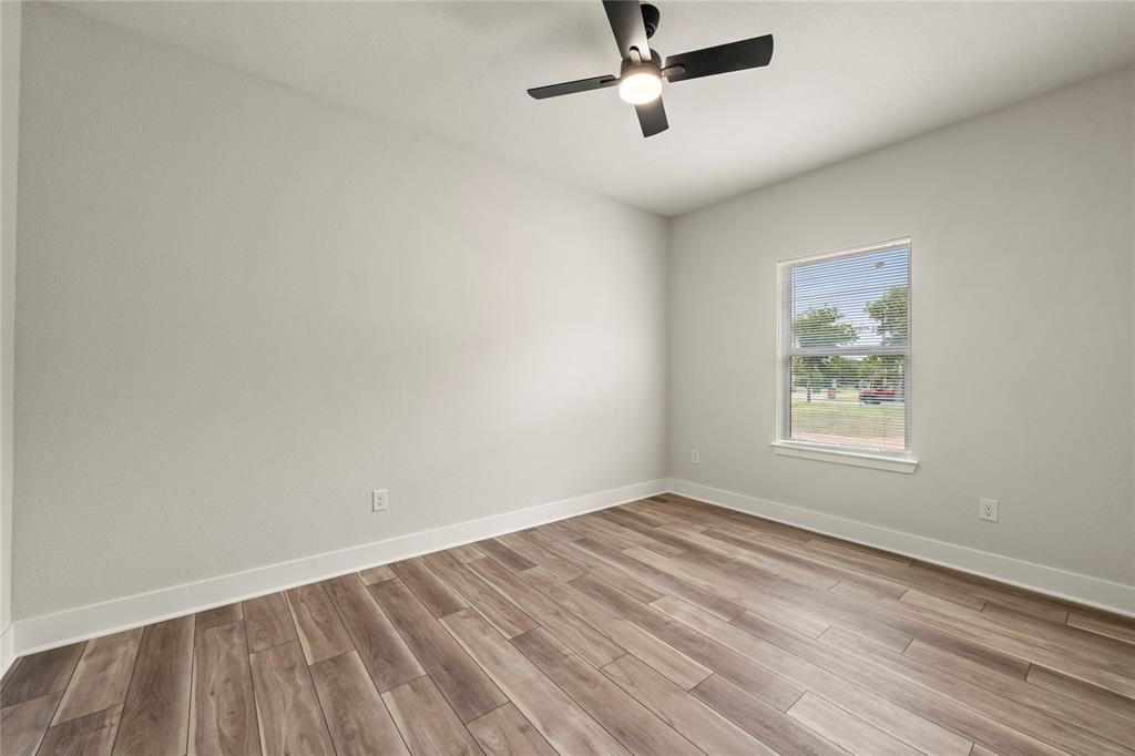 214 Rogers Street, McGregor, TX 76657