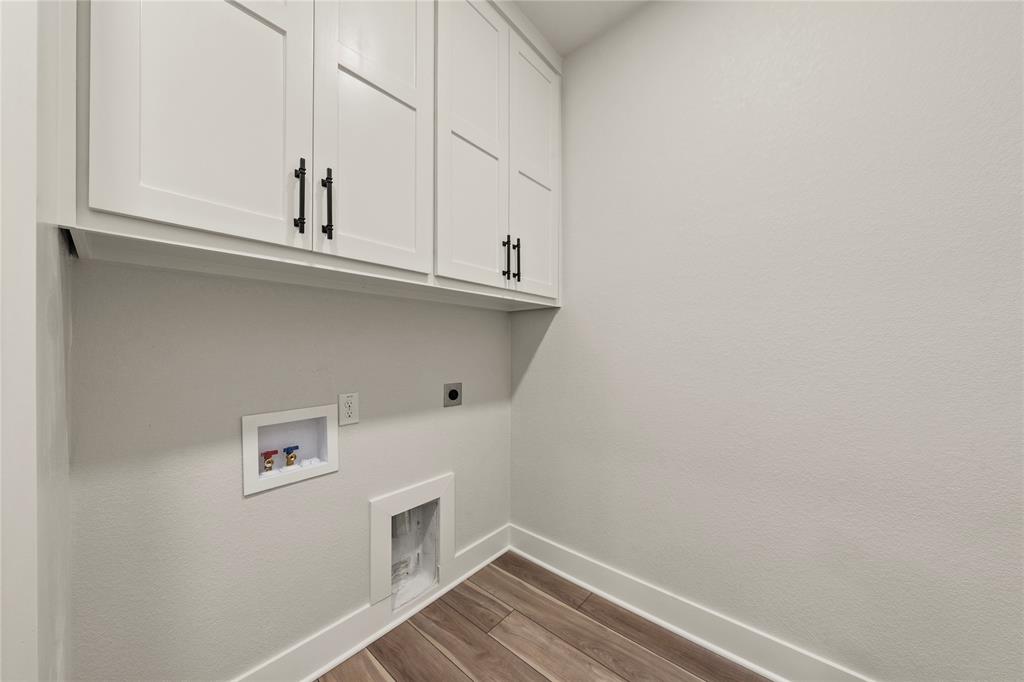 214 Rogers Street, McGregor, TX 76657