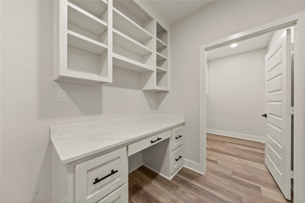 214 Rogers Street, McGregor, TX 76657