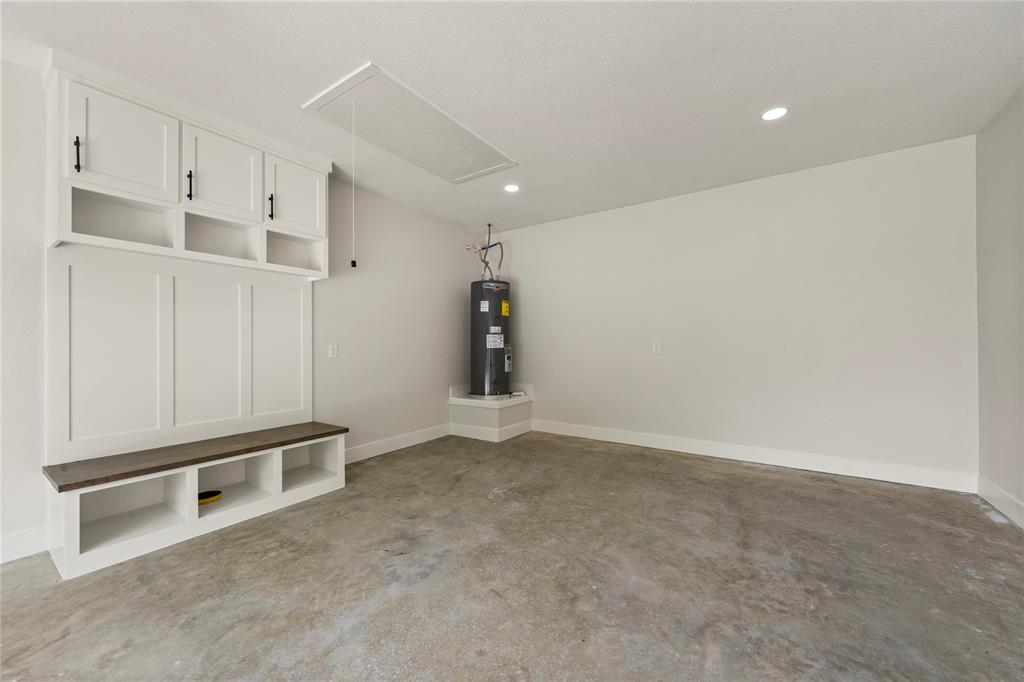 214 Rogers Street, McGregor, TX 76657