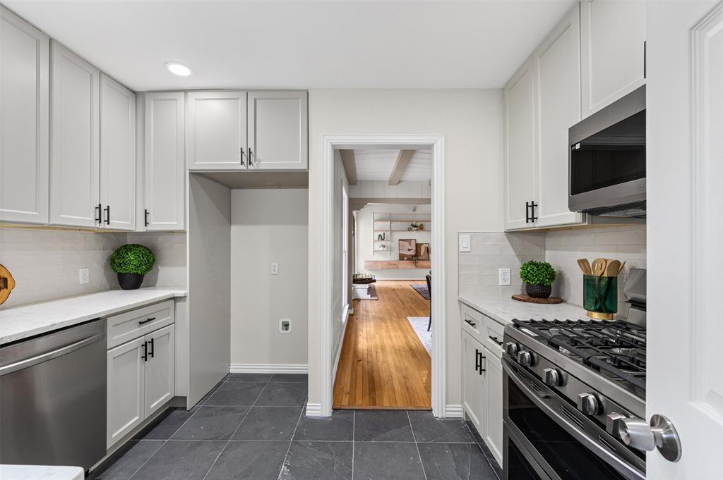 Fully updated kitchen with all NEW appliances