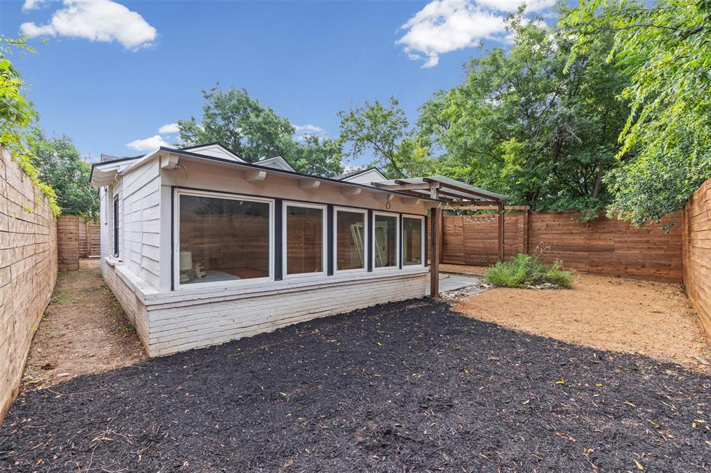 Easy maintenance backyard