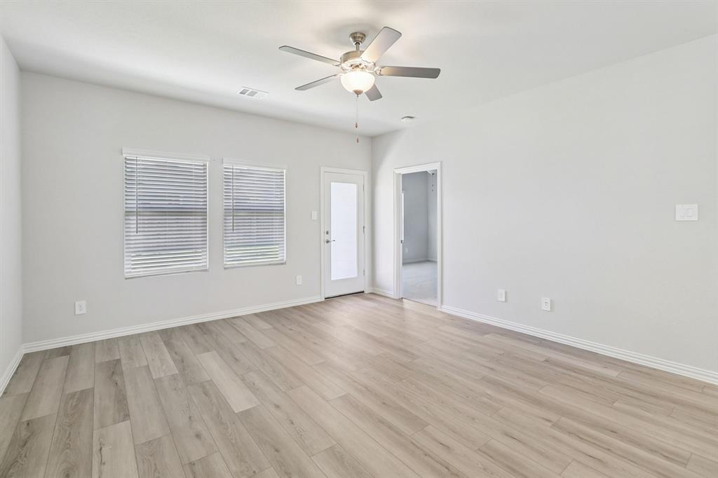 Photo is not of the actual home, but is an inspirational photo of builder’s model home and may depict options, furnishings, and/or decorator features that are not included.