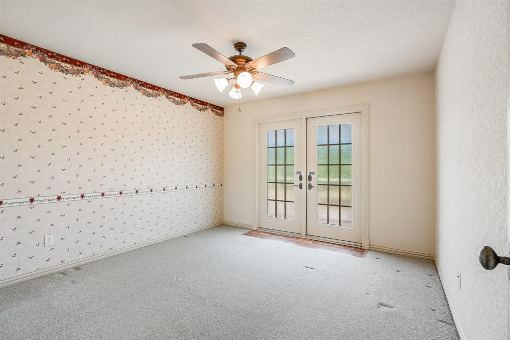 Level 2 bedroom with balcony