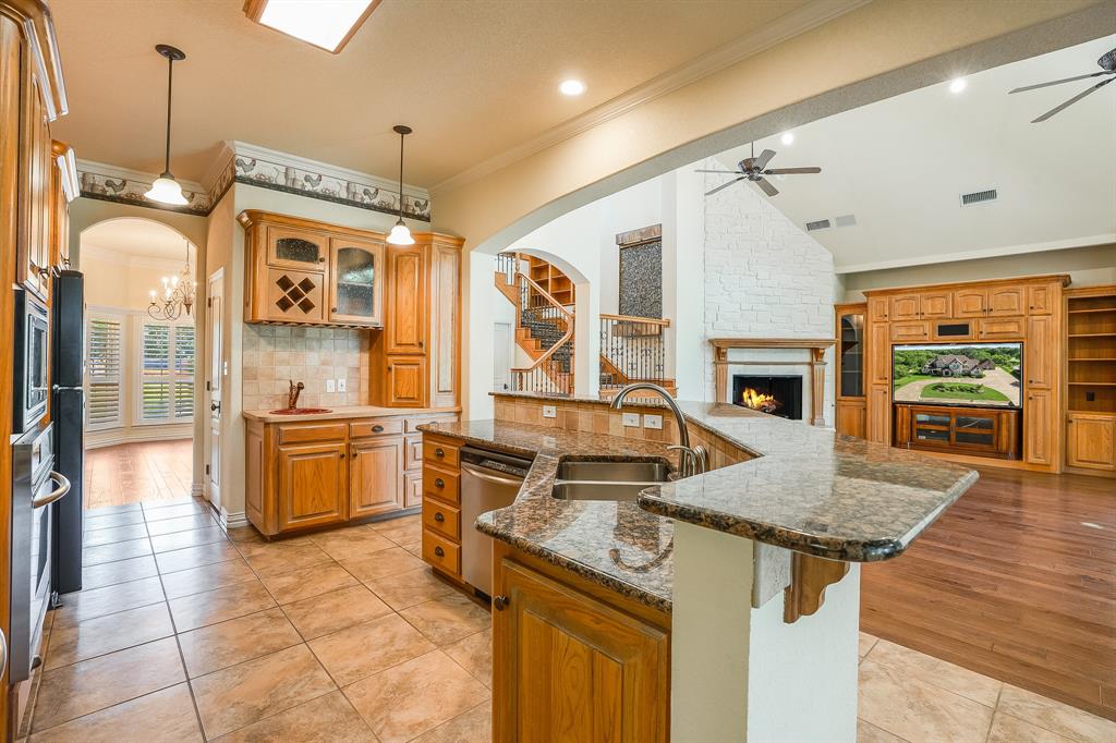 5809 Nutcracker Drive, Granbury, TX 76049