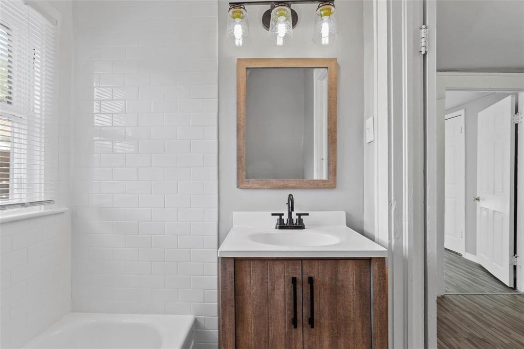 2821 Gladstone Drive, Dallas, TX 75211 2821 Gladstone Drive, Dallas, TX 75211