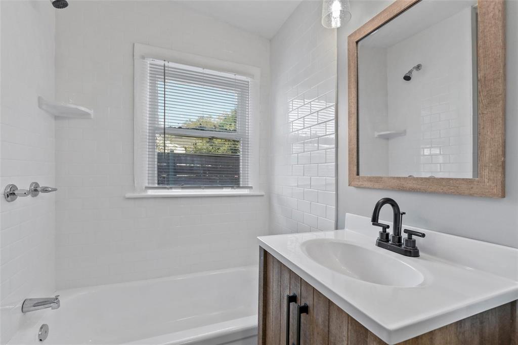 2821 Gladstone Drive, Dallas, TX 75211 2821 Gladstone Drive, Dallas, TX 75211