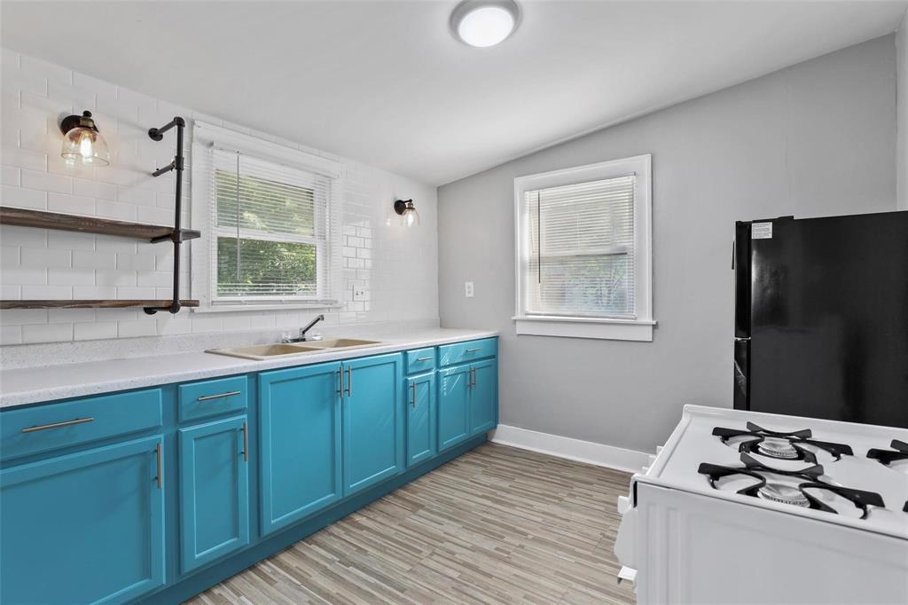 2821 Gladstone Drive, Dallas, TX 75211 2821 Gladstone Drive, Dallas, TX 75211