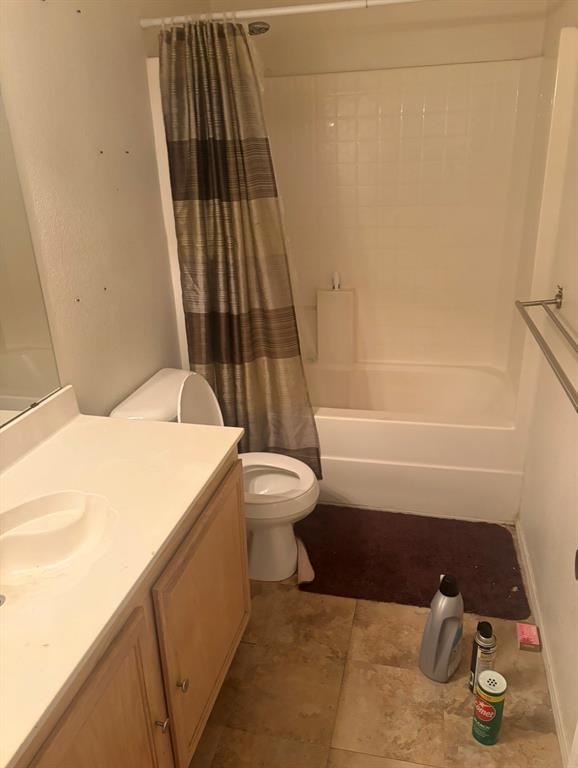 Guest Bathroom downstairs