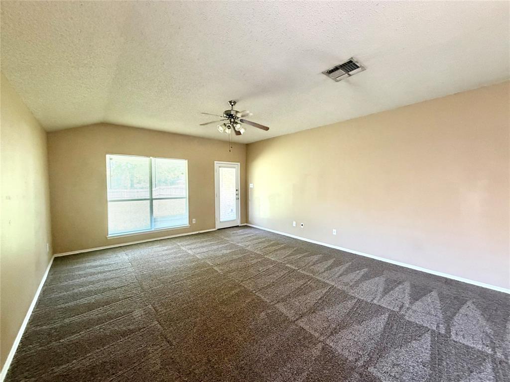 185 Rolling Court, Lancaster, TX 75146