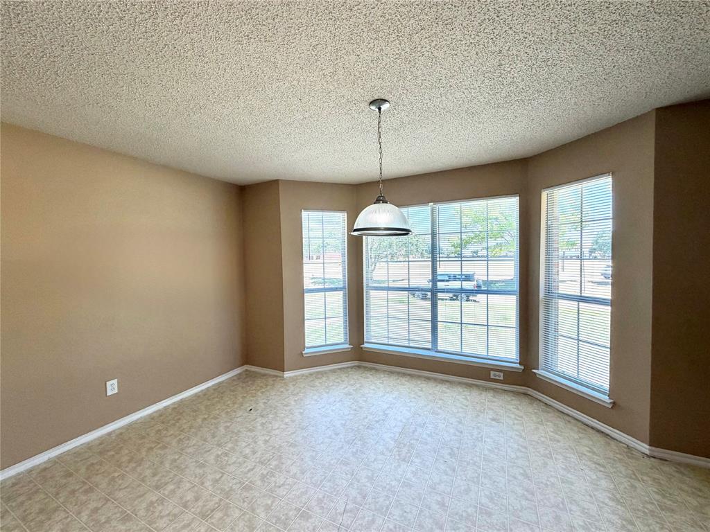 185 Rolling Court, Lancaster, TX 75146