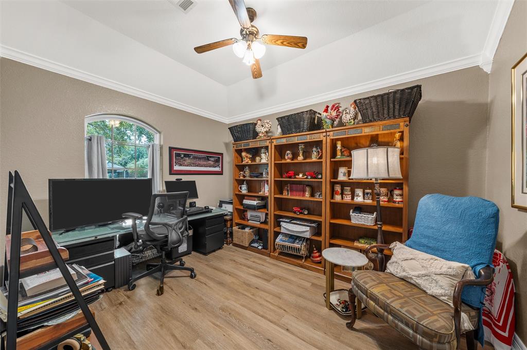 9408 Silverthorn Drive, Waco, TX 76708