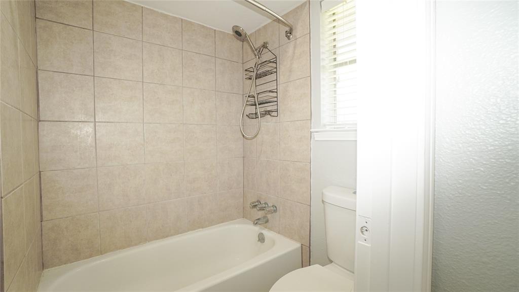 7113 Ridgeview Drive, Rowlett, TX 75089