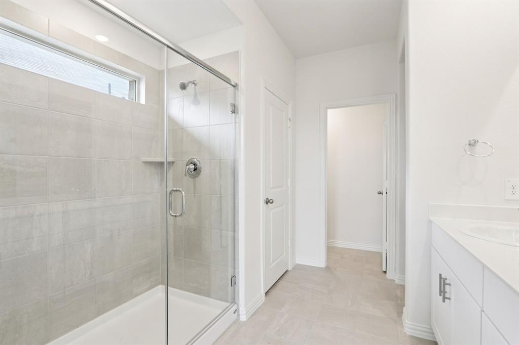 Photo is not of the actual home, but is an inspirational photo of builder’s model home and may depict options, furnishings, and/or decorator features that are not included.
