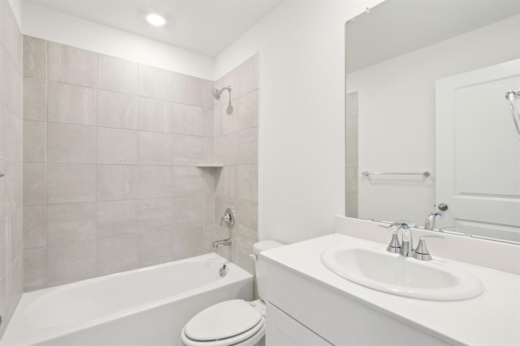 Photo is not of the actual home, but is an inspirational photo of builder’s model home and may depict options, furnishings, and/or decorator features that are not included.