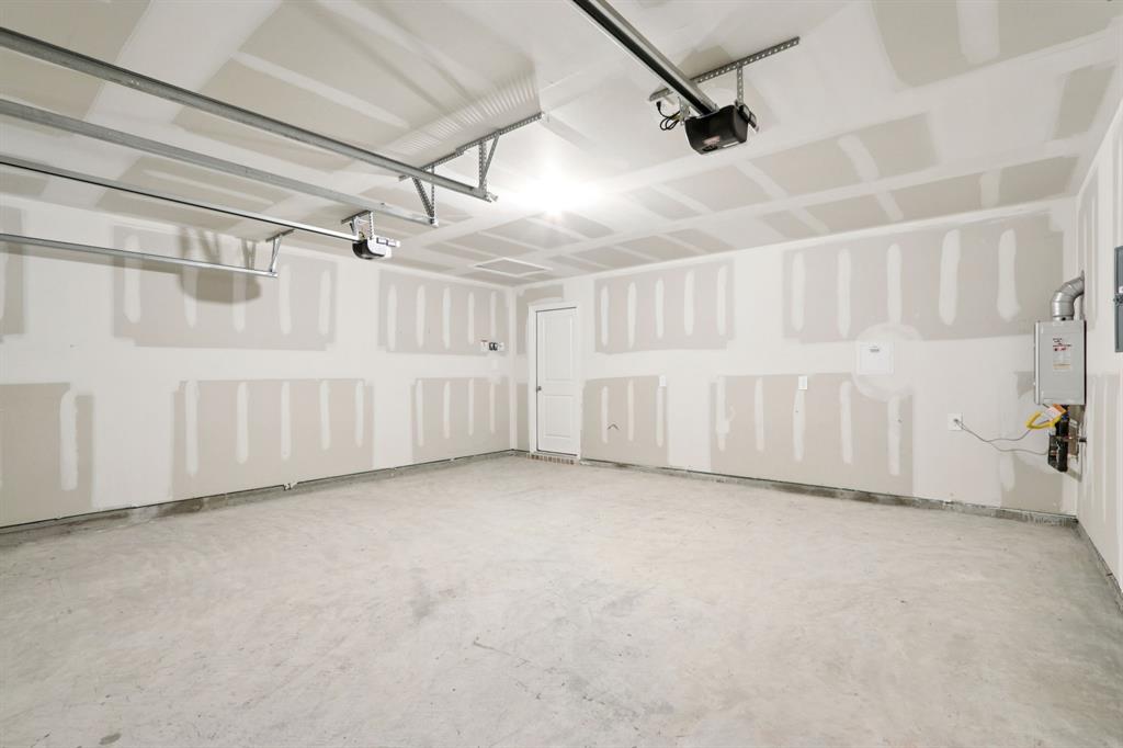 Photo is not of the actual home, but is an inspirational photo of builder’s model home and may depict options, furnishings, and/or decorator features that are not included.