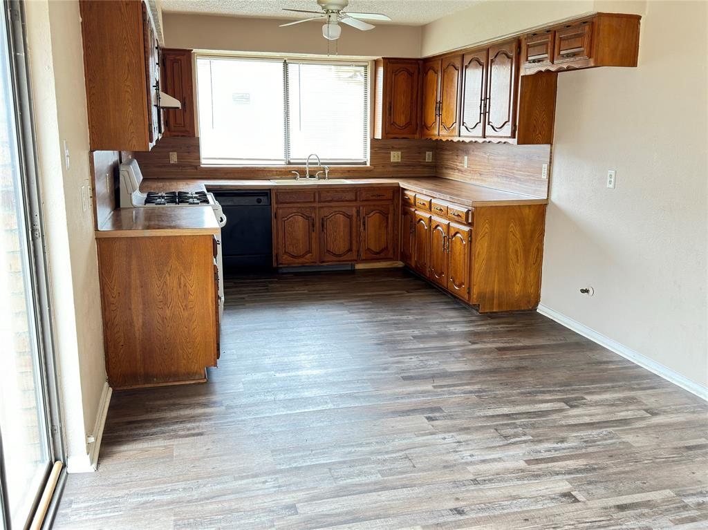 1444 Pinnacle Peak Drive, DeSoto, TX 75115