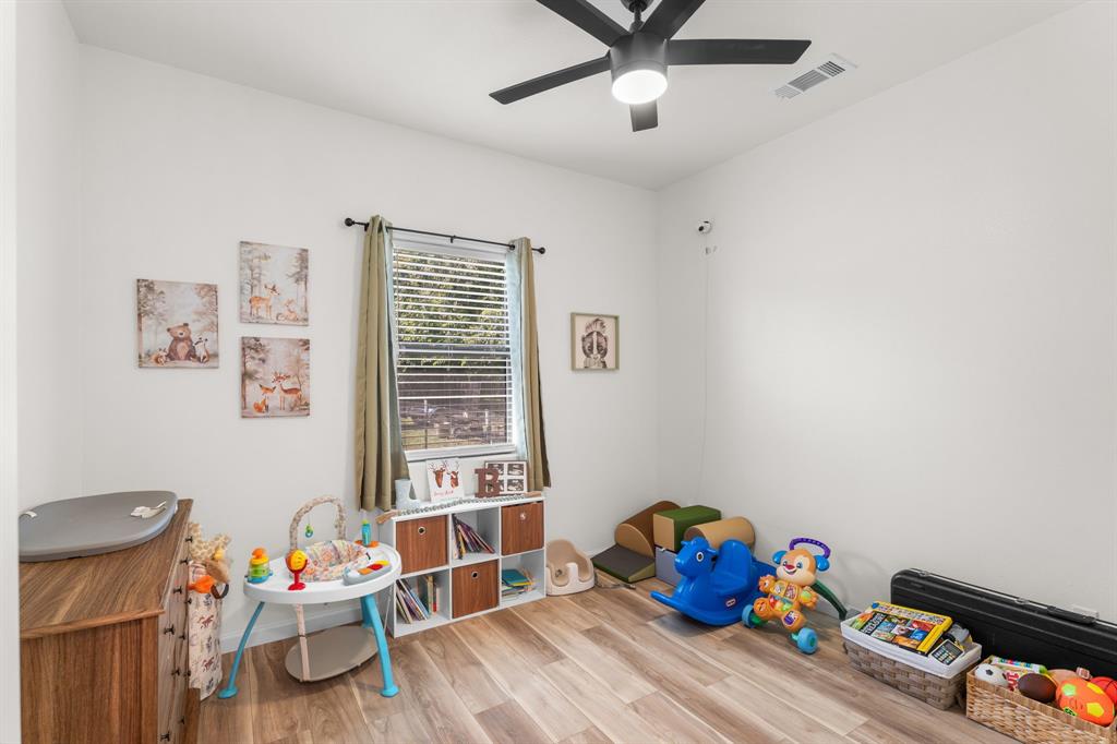 304 E Adams Street, Riesel, TX 76682
