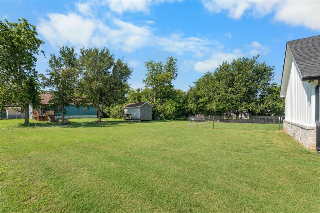 304 E Adams Street, Riesel, TX 76682