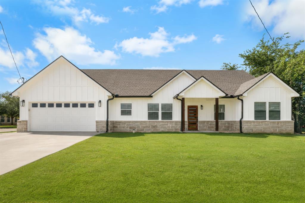 304 E Adams Street, Riesel, TX 76682 304 E Adams Street, Riesel, TX 76682