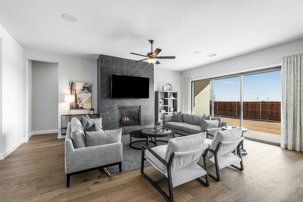 Living room of Kentsdale Farms home in DeSoto, TX by Kindred Homes