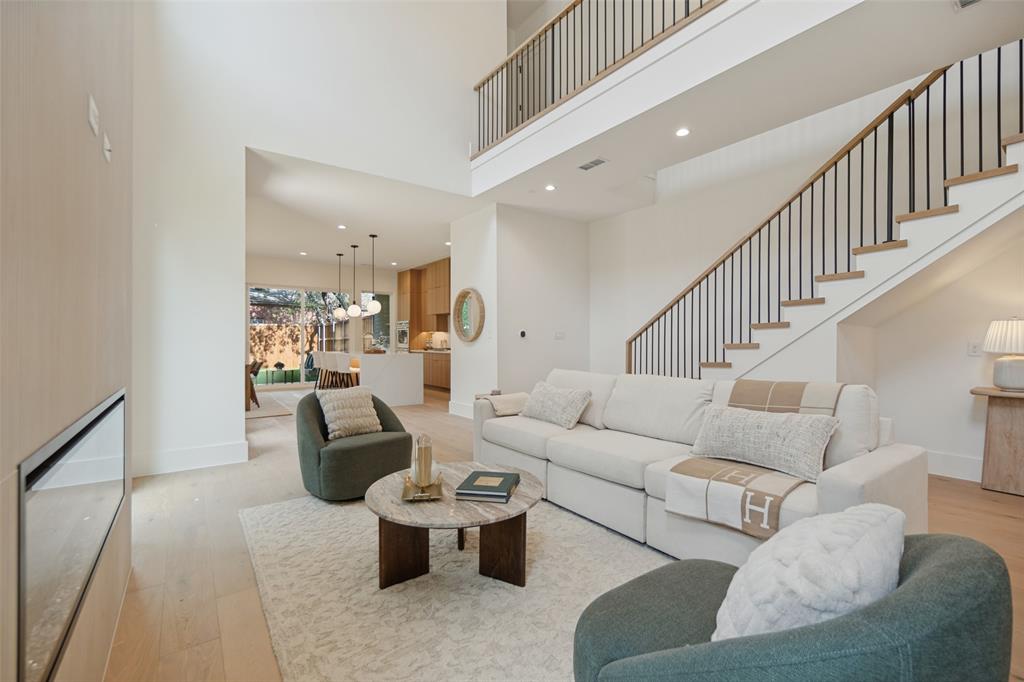 5237 Terry Street, Dallas, TX 75223 5237 Terry Street, Dallas, TX 75223