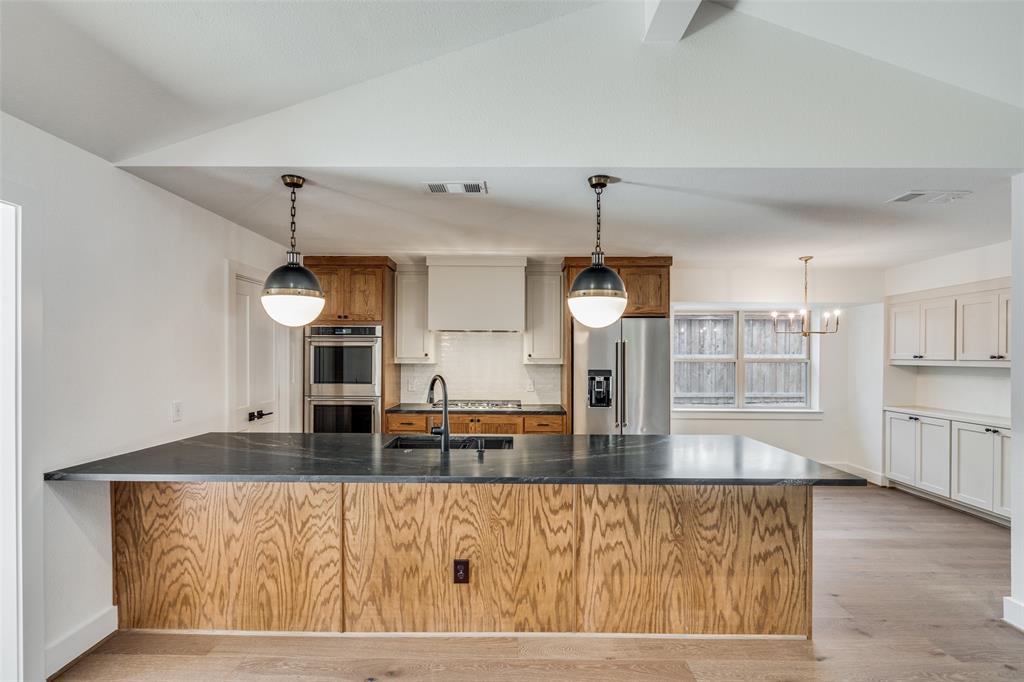 9035 Dunmore Drive, Dallas, TX 75231 9035 Dunmore Drive, Dallas, TX 75231