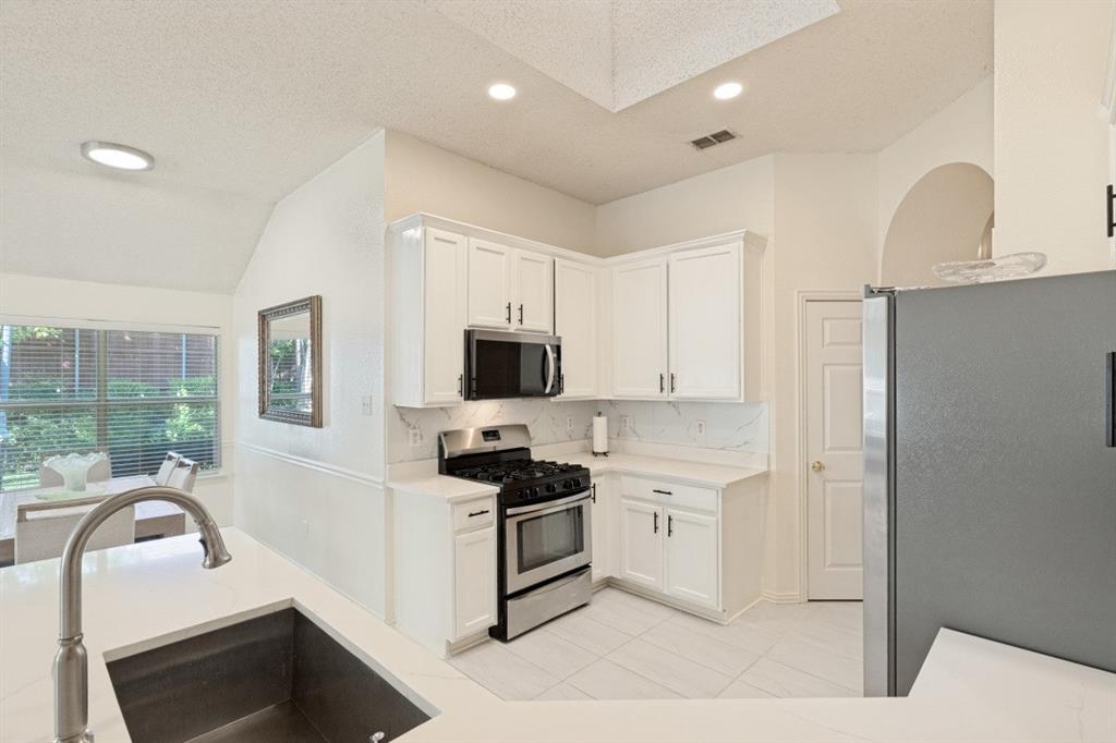 3705 Pinetree Drive, McKinney, TX 75070 3705 Pinetree Drive, McKinney, TX 75070